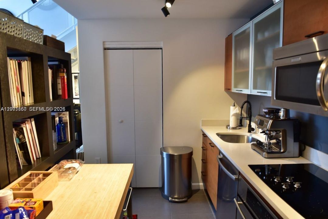 For Sale: $620,000 (0 beds, 1 baths, 1309 Square Feet)