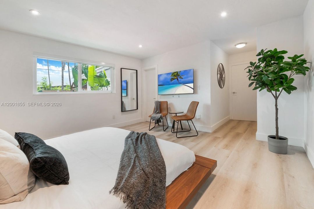 En Renta: $5,500 (4 camas, 2 baños, 1704 Pies cuadrados)
