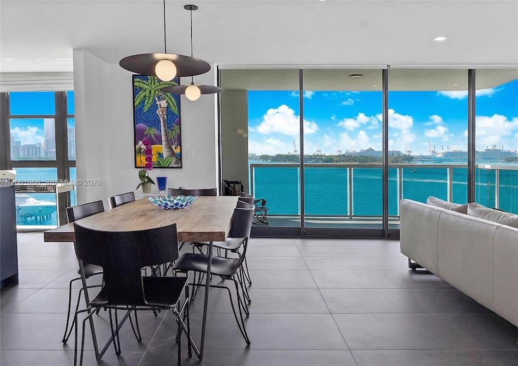 Active With Contract: $2,100,000 (2 beds, 2 baths, 1778 Square Feet)