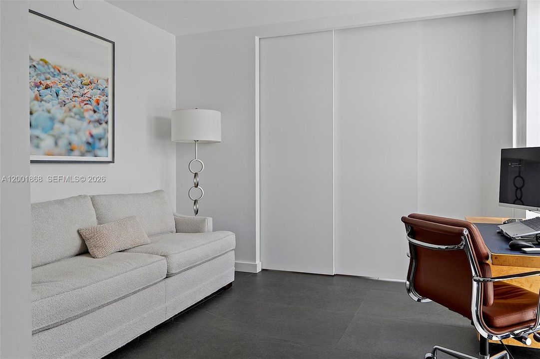 Active With Contract: $2,100,000 (2 beds, 2 baths, 1778 Square Feet)