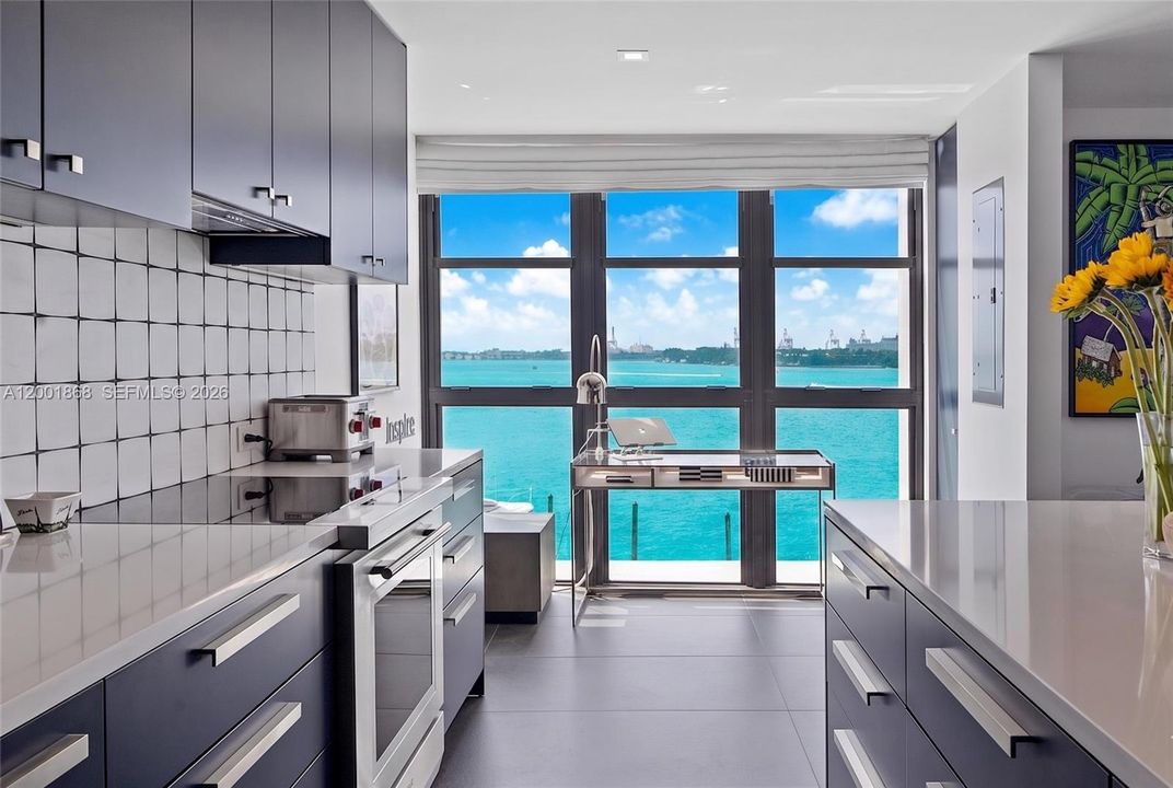 Active With Contract: $2,100,000 (2 beds, 2 baths, 1778 Square Feet)
