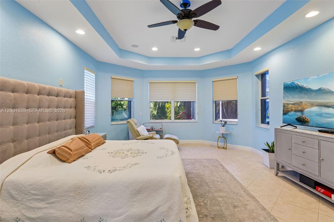 Active With Contract: $2,100,000 (6 beds, 4 baths, 4370 Square Feet)