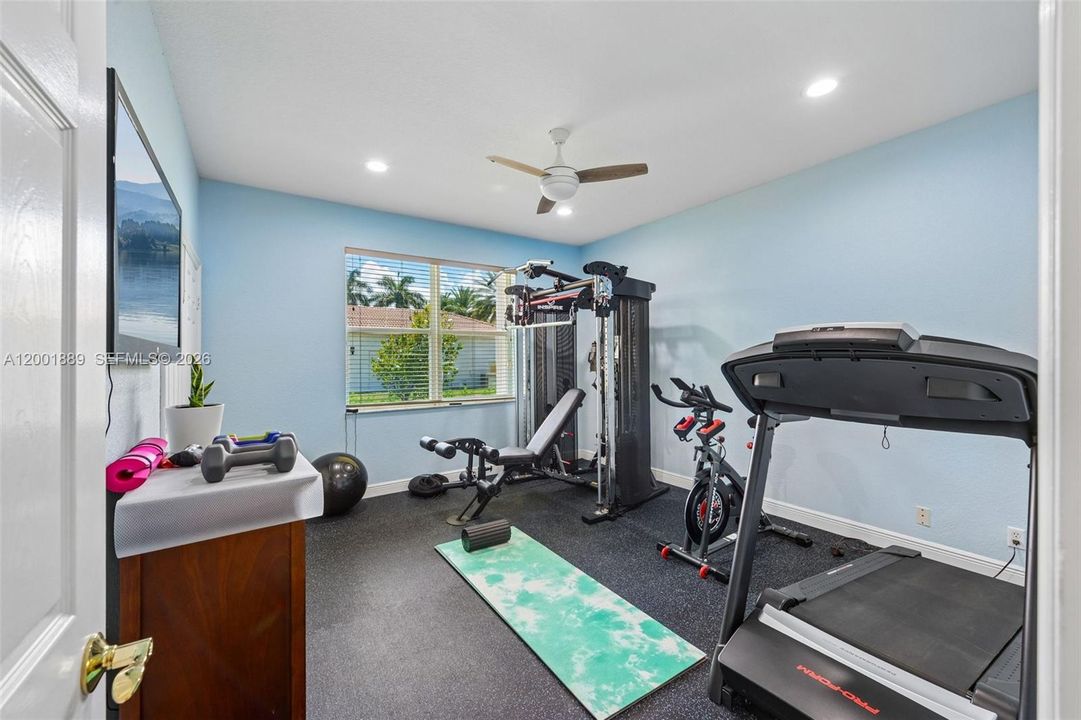 Active With Contract: $2,100,000 (6 beds, 4 baths, 4370 Square Feet)
