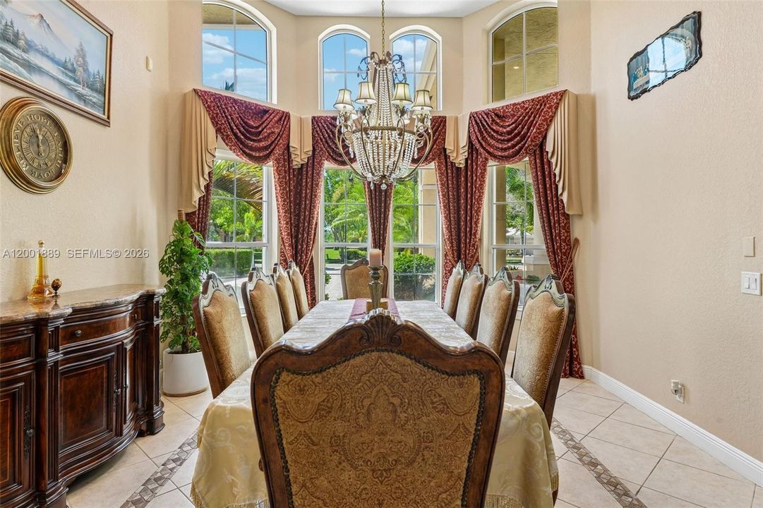 Active With Contract: $2,100,000 (6 beds, 4 baths, 4370 Square Feet)