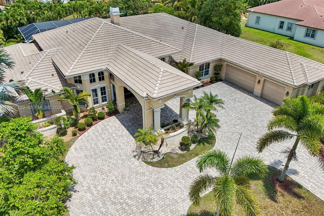 Active With Contract: $2,100,000 (6 beds, 4 baths, 4370 Square Feet)