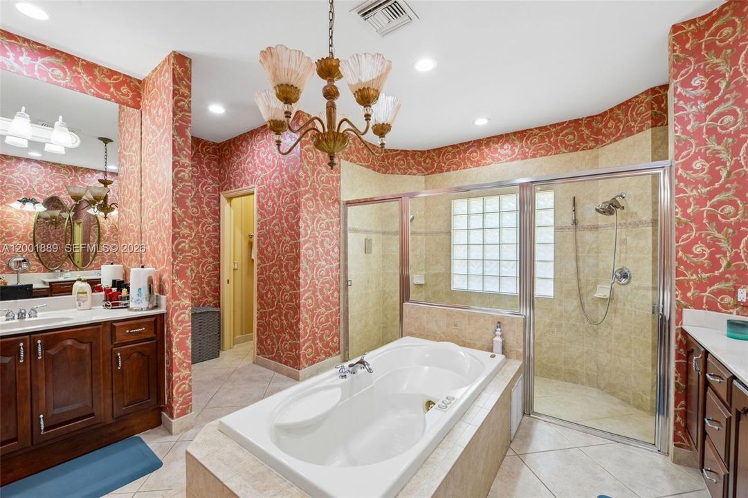 Active With Contract: $2,100,000 (6 beds, 4 baths, 4370 Square Feet)