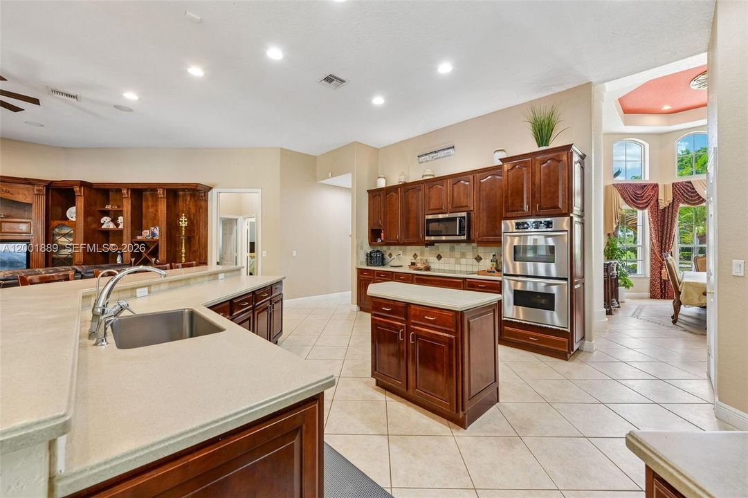 Active With Contract: $2,100,000 (6 beds, 4 baths, 4370 Square Feet)