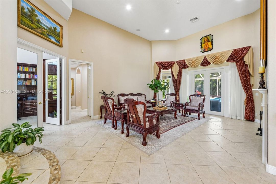 Active With Contract: $2,100,000 (6 beds, 4 baths, 4370 Square Feet)