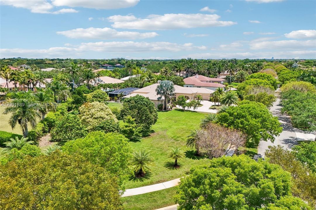 Active With Contract: $2,100,000 (6 beds, 4 baths, 4370 Square Feet)
