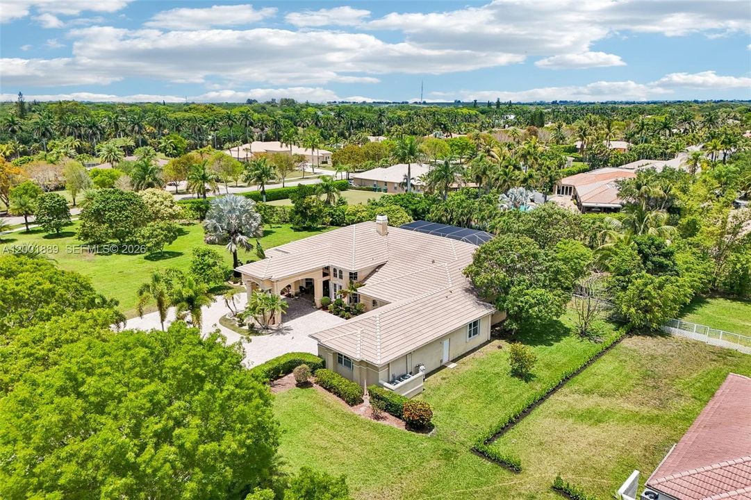 Active With Contract: $2,100,000 (6 beds, 4 baths, 4370 Square Feet)