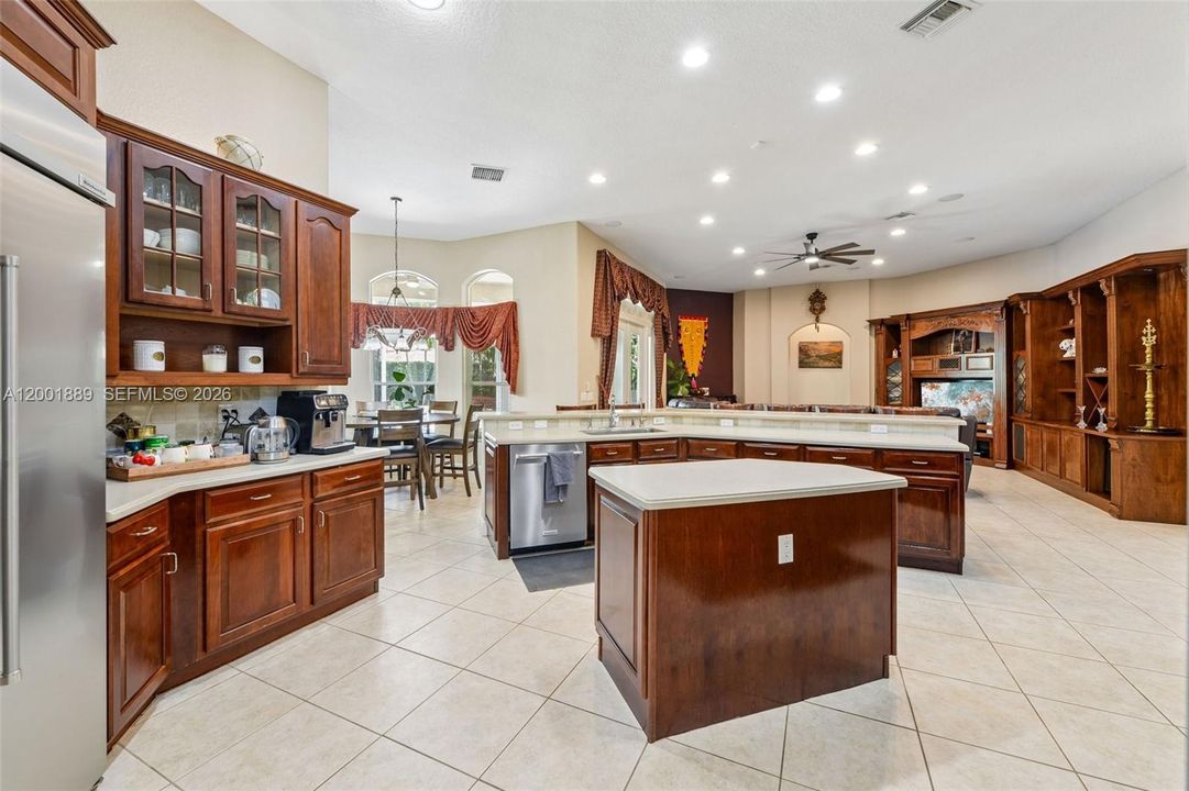 Active With Contract: $2,100,000 (6 beds, 4 baths, 4370 Square Feet)