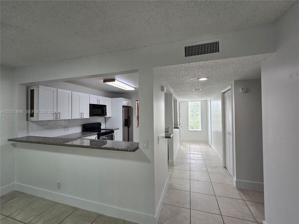 Active With Contract: $2,450 (2 beds, 2 baths, 1220 Square Feet)