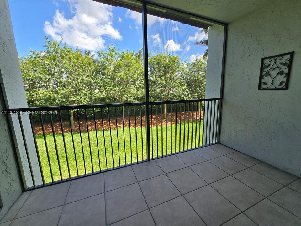 Active With Contract: $2,450 (2 beds, 2 baths, 1220 Square Feet)