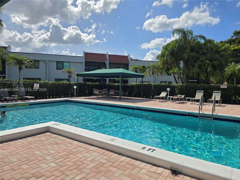 Active With Contract: $2,450 (2 beds, 2 baths, 1220 Square Feet)