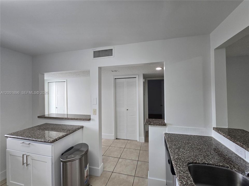 Active With Contract: $2,450 (2 beds, 2 baths, 1220 Square Feet)