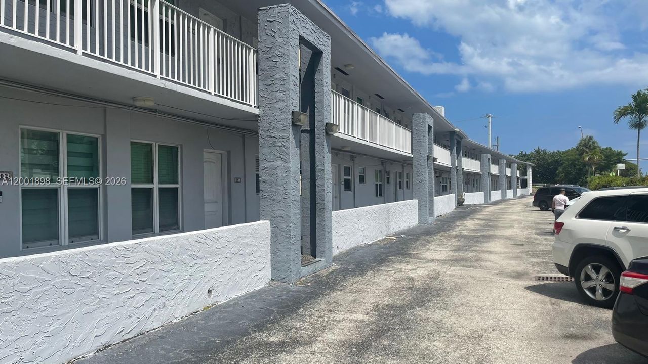 For Sale: $169,000 (0 beds, 1 baths, 441 Square Feet)