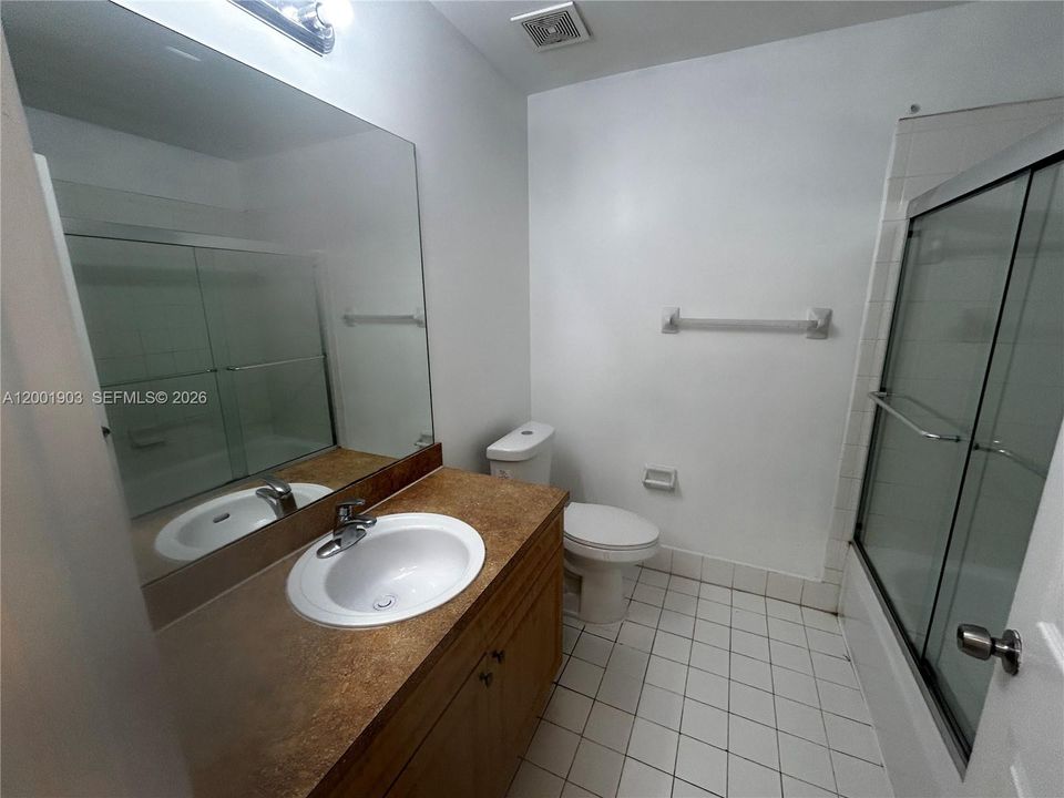 Active With Contract: $6,400 (5 beds, 3 baths, 2550 Square Feet)