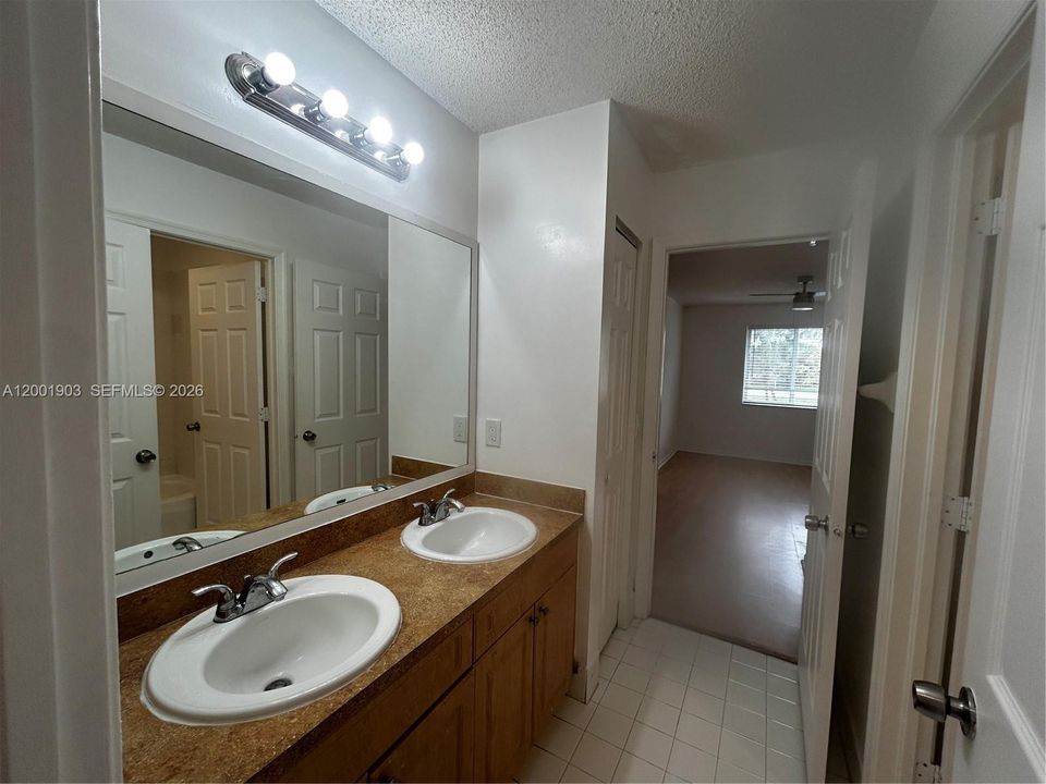 Active With Contract: $6,400 (5 beds, 3 baths, 2550 Square Feet)