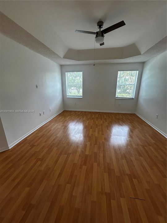 Active With Contract: $6,400 (5 beds, 3 baths, 2550 Square Feet)