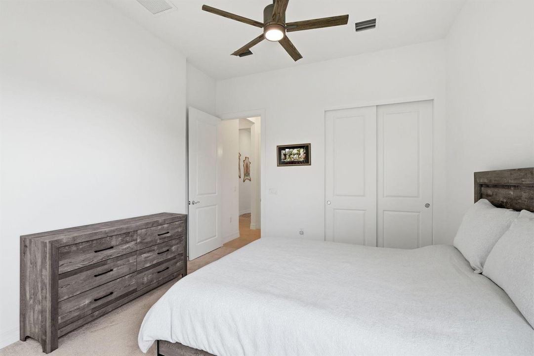 12-web-or-mls-10550_Northbrook_Cir_013
