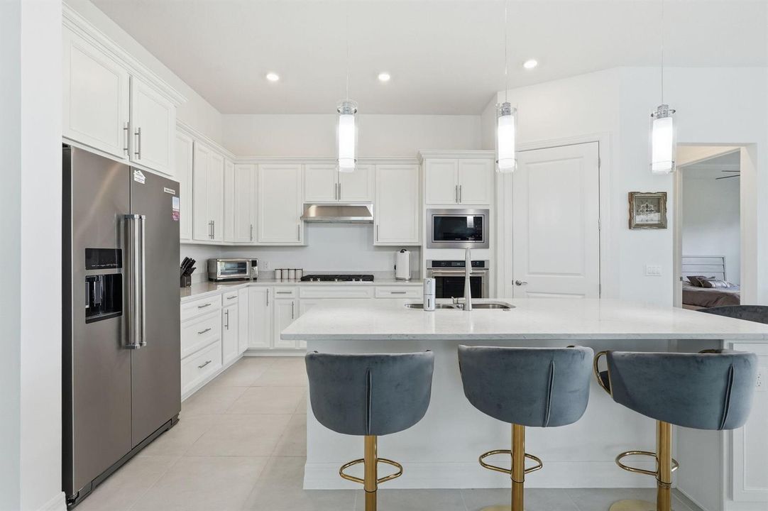 24-web-or-mls-10550_Northbrook_Cir_033