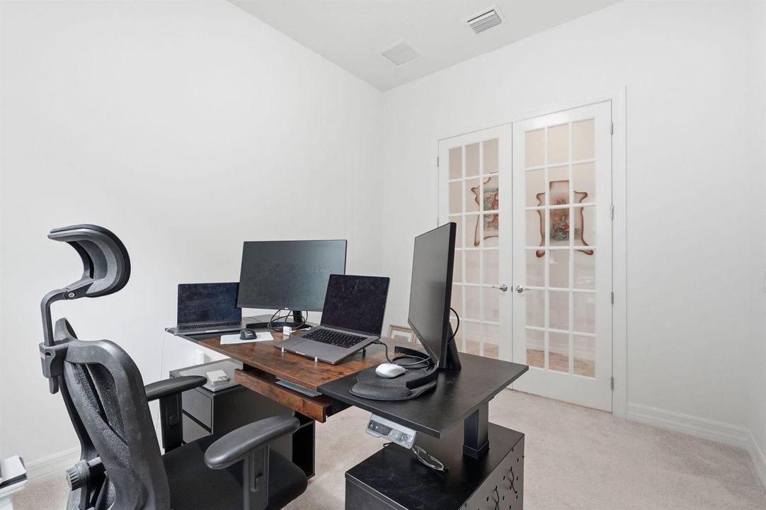 17-web-or-mls-10550_Northbrook_Cir_018