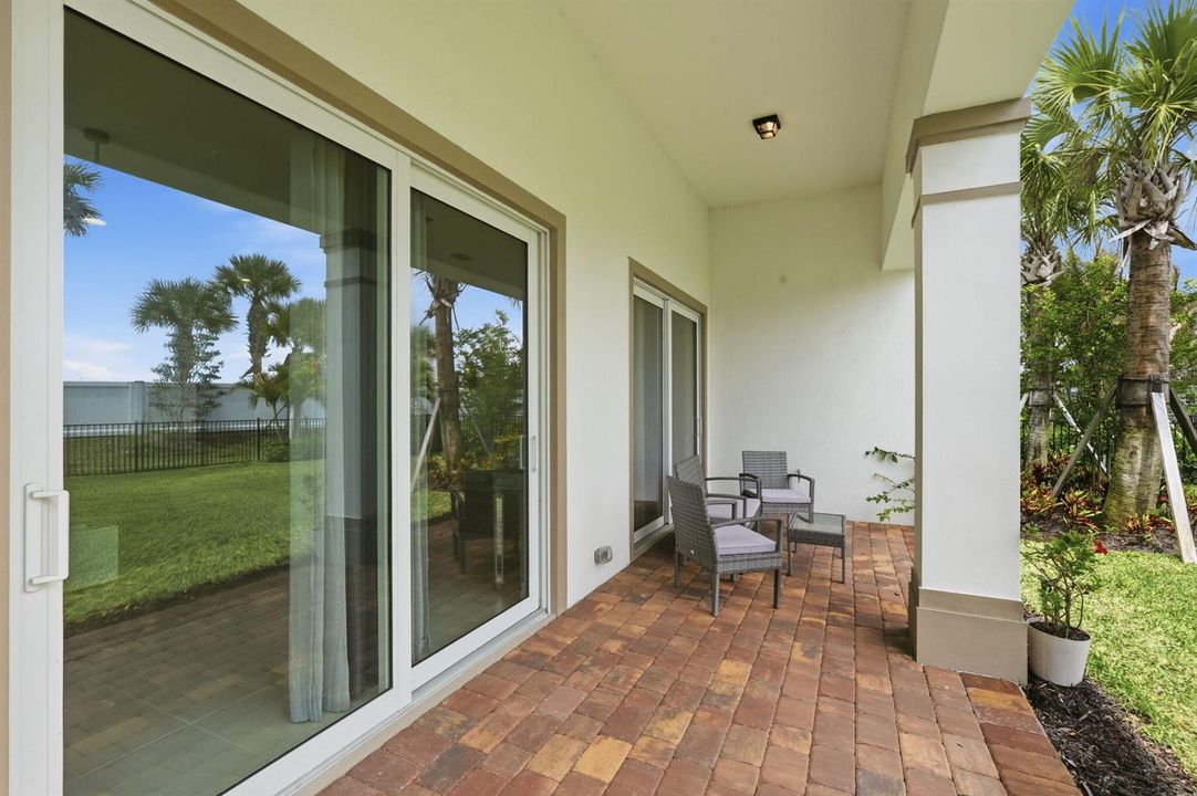 53-web-or-mls-10550_Northbrook_Cir_054