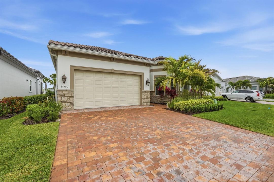 45-web-or-mls-10550_Northbrook_Cir_020