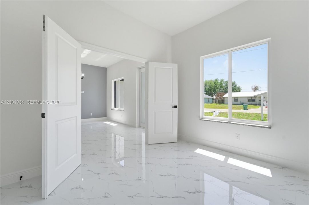 На продажу: $509,900 (4 спален, 3 ванн, 2000 Квадратных фут)