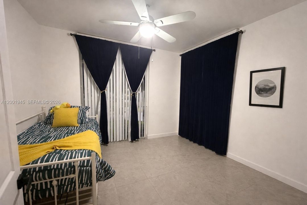Active With Contract: $385,000 (2 beds, 2 baths, 1130 Square Feet)