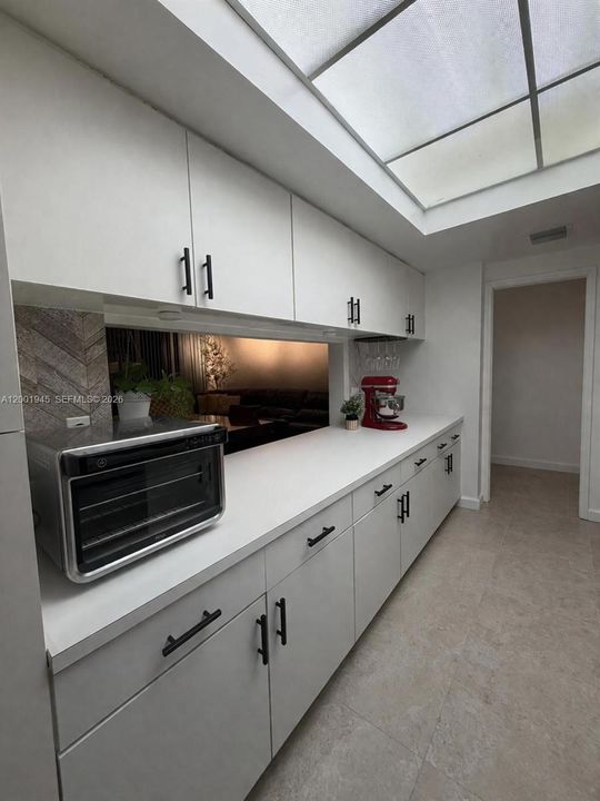 Active With Contract: $385,000 (2 beds, 2 baths, 1130 Square Feet)