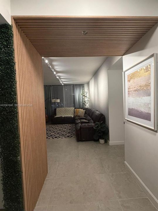 Active With Contract: $385,000 (2 beds, 2 baths, 1130 Square Feet)