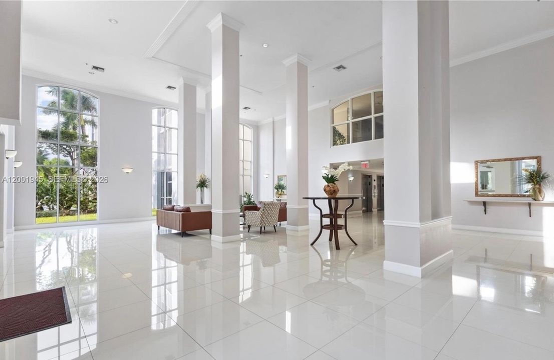 Active With Contract: $385,000 (2 beds, 2 baths, 1130 Square Feet)