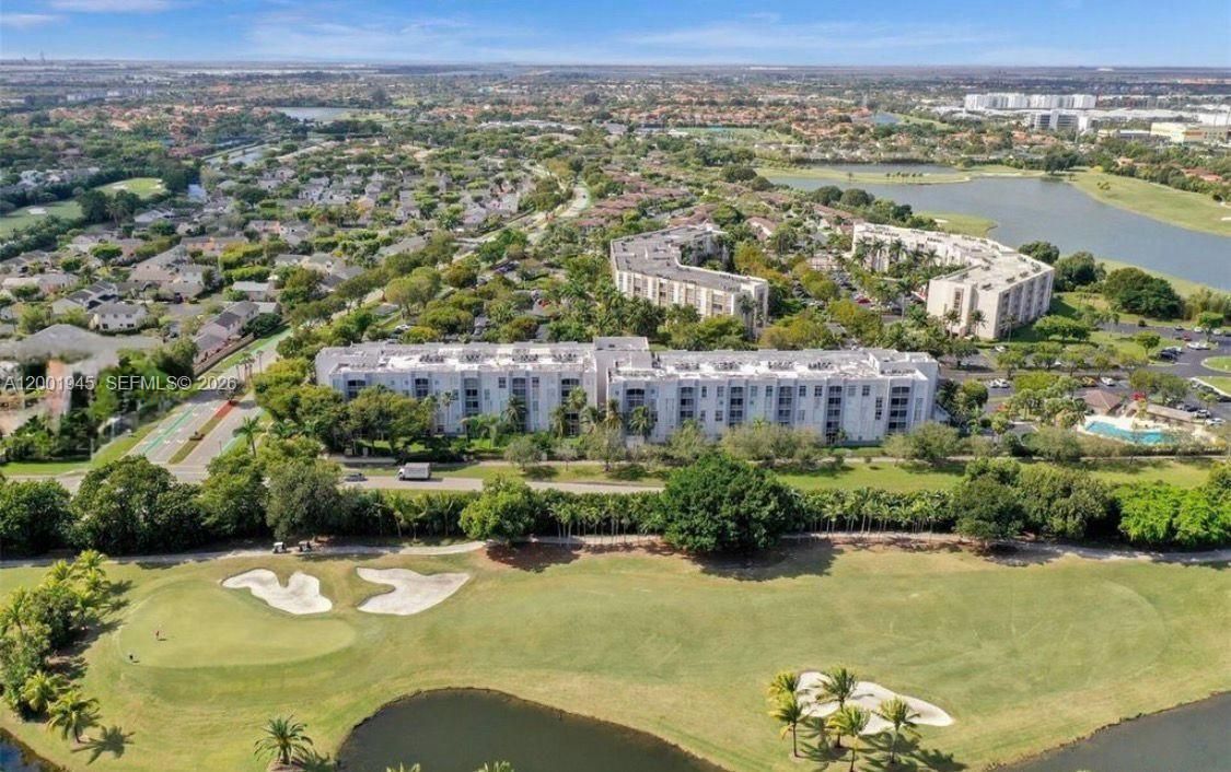 Active With Contract: $385,000 (2 beds, 2 baths, 1130 Square Feet)