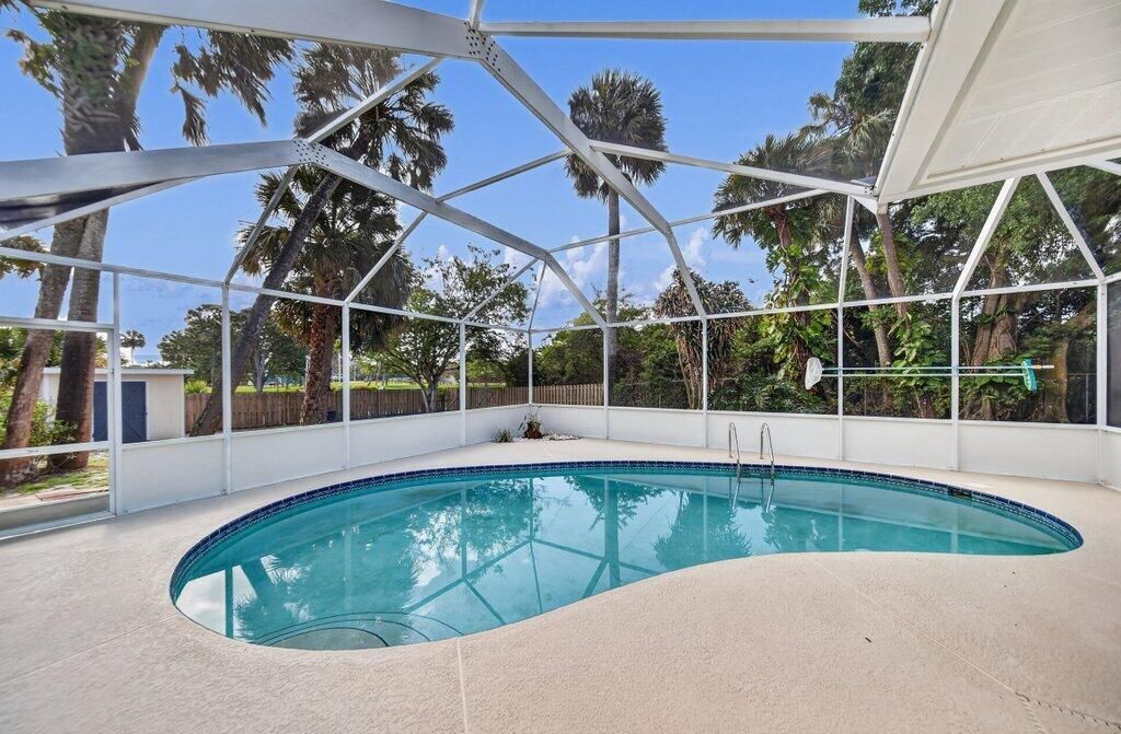 pool5.jpg-SMALL