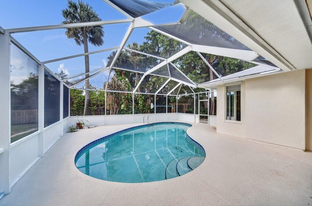 pool4.jpg-SMALL