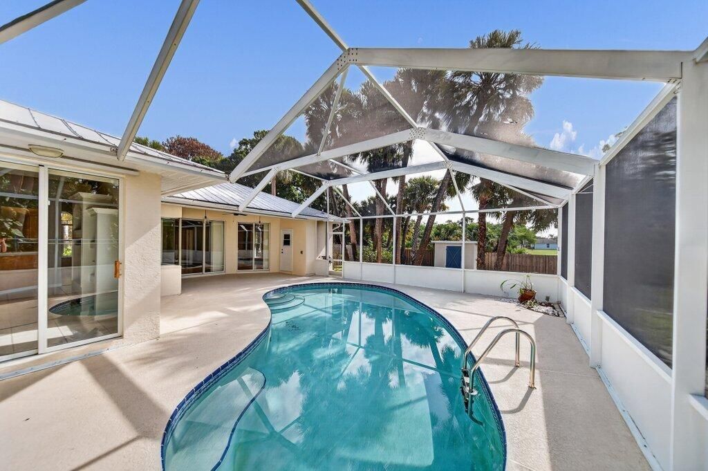 pool2.jpg-SMALL