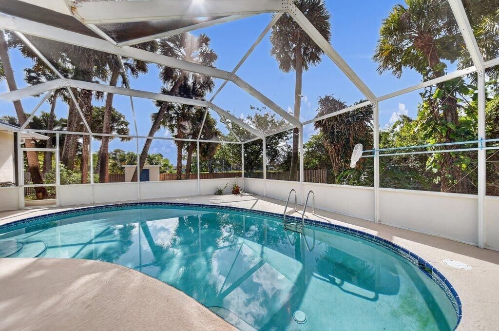 pool1.jpg-SMALL