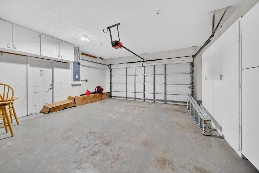 garage1.jpg-SMALL
