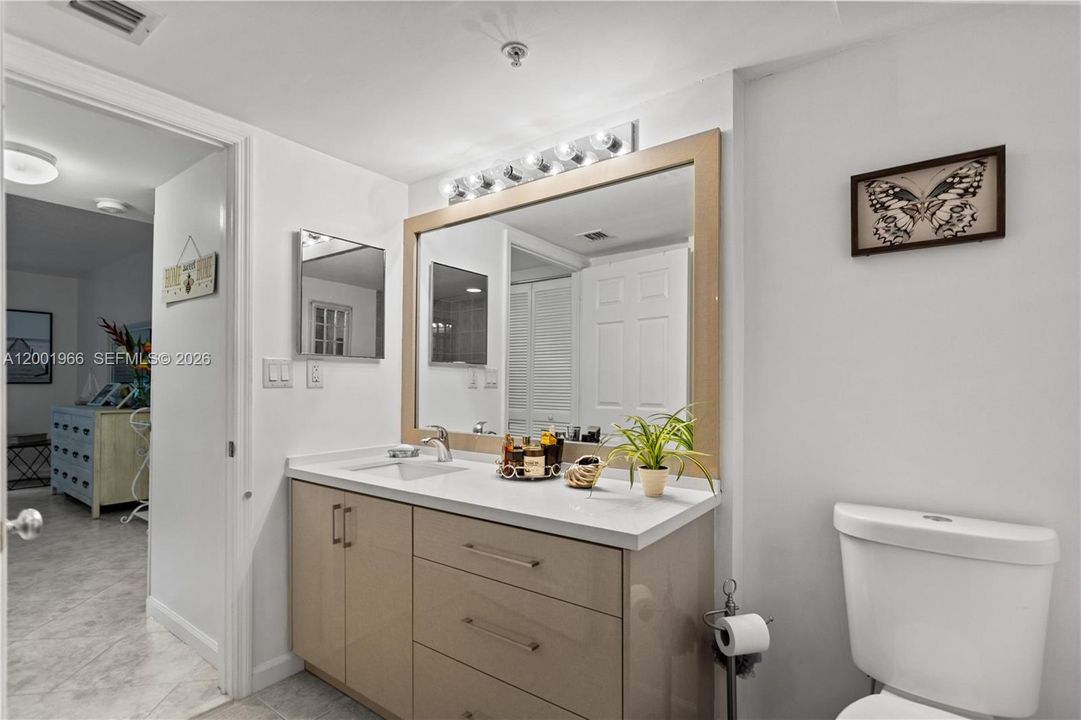 Activo con contrato: $289,900 (2 camas, 2 baños, 1138 Pies cuadrados)