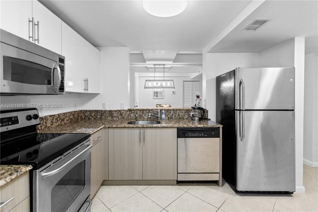 Activo con contrato: $289,900 (2 camas, 2 baños, 1138 Pies cuadrados)