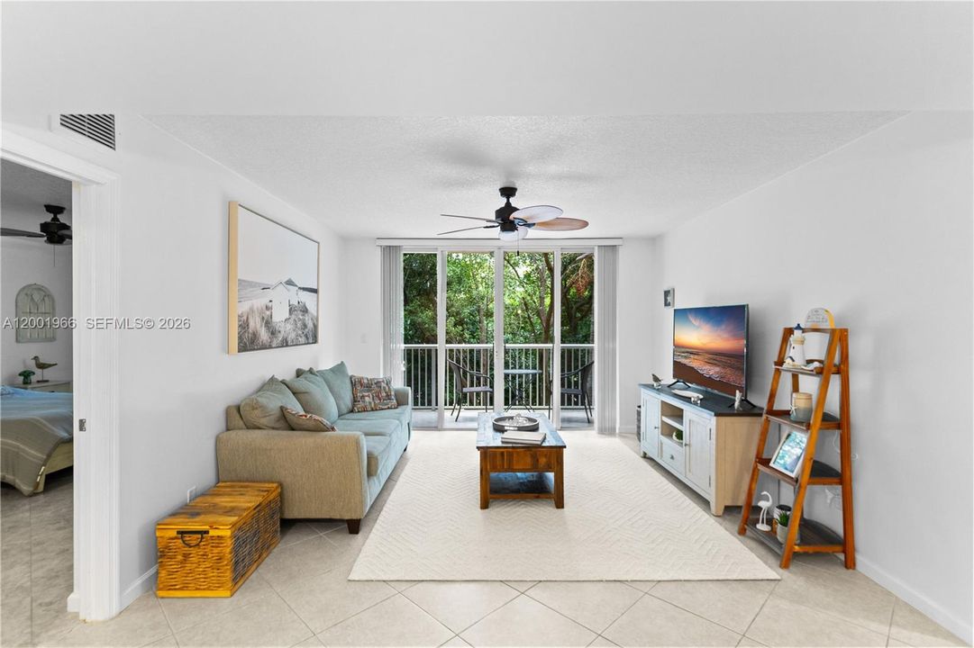 Activo con contrato: $289,900 (2 camas, 2 baños, 1138 Pies cuadrados)