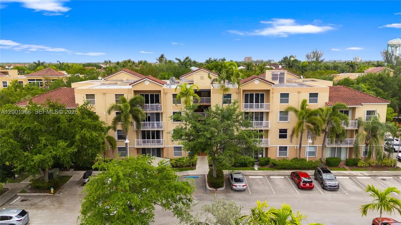 Activo con contrato: $289,900 (2 camas, 2 baños, 1138 Pies cuadrados)