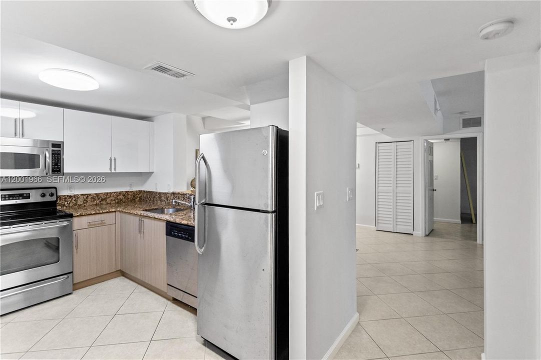 Activo con contrato: $289,900 (2 camas, 2 baños, 1138 Pies cuadrados)