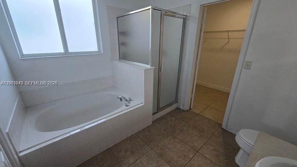 For Rent: $2,500 (3 beds, 2 baths, 1994 Square Feet)
