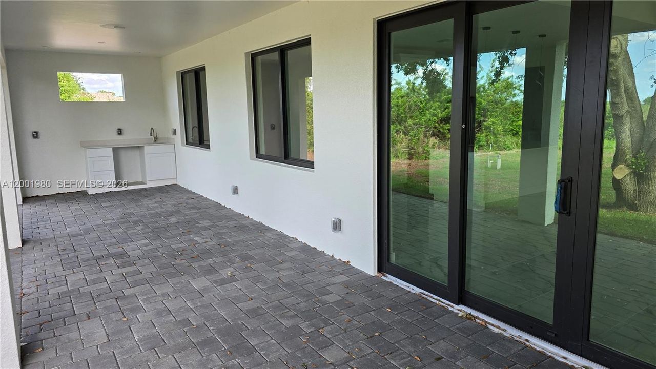For Sale: $409,900 (4 beds, 2 baths, 2010 Square Feet)