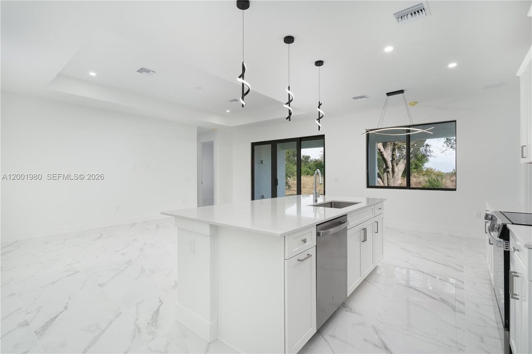 For Sale: $409,900 (4 beds, 2 baths, 2010 Square Feet)