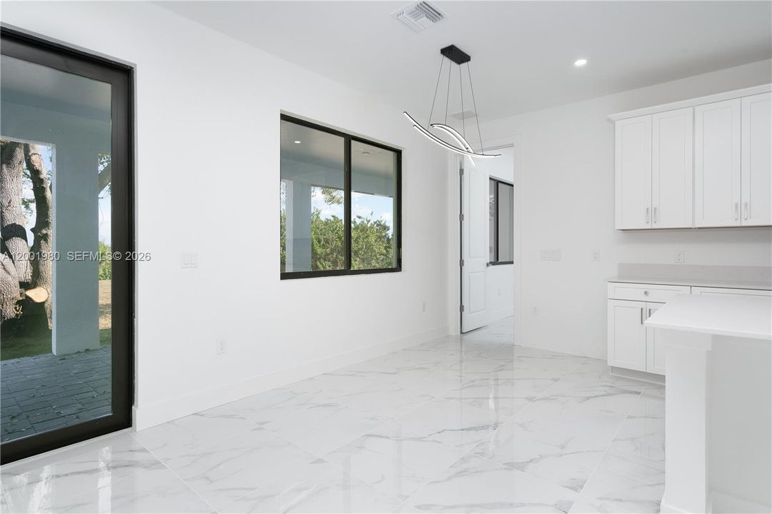 For Sale: $409,900 (4 beds, 2 baths, 2010 Square Feet)