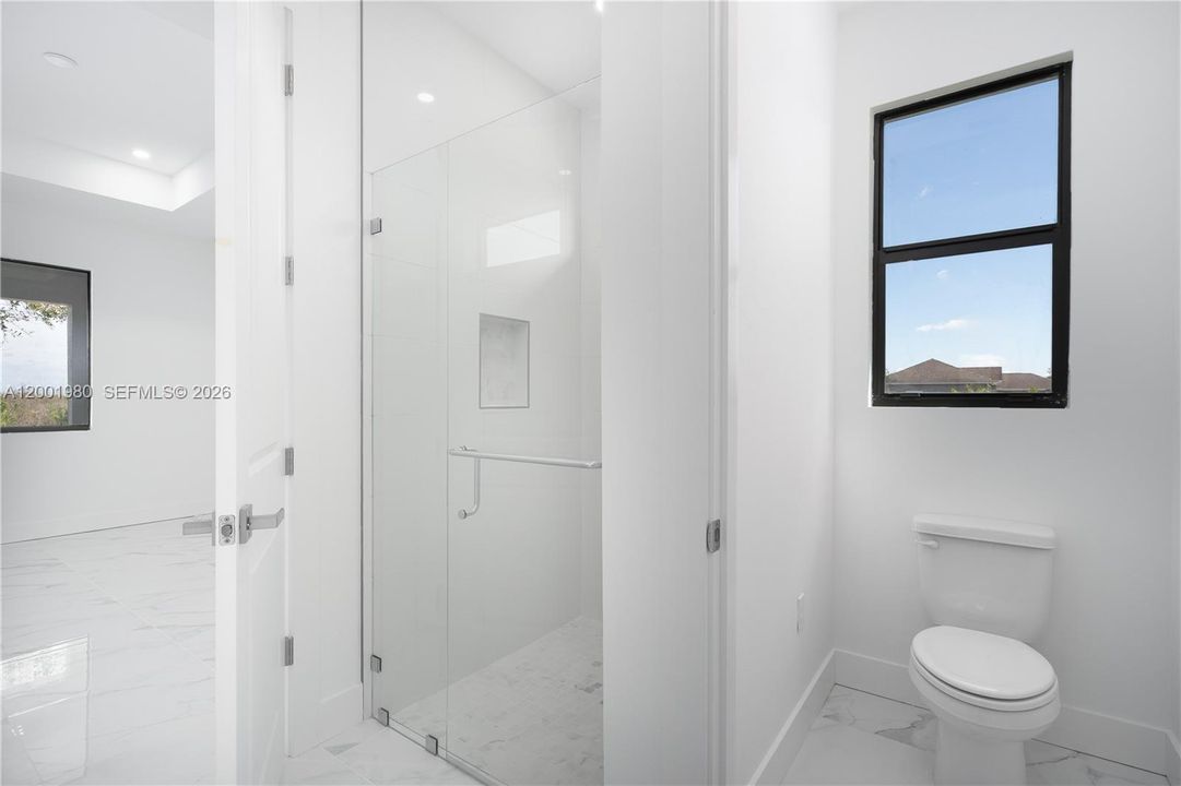 For Sale: $409,900 (4 beds, 2 baths, 2010 Square Feet)