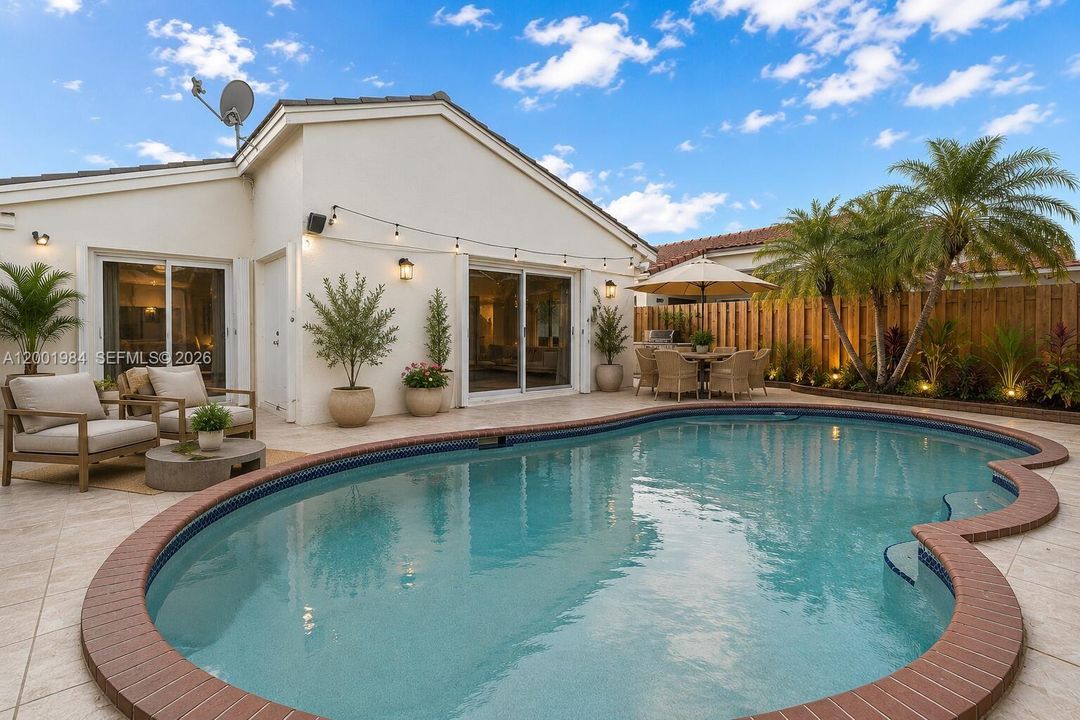For Sale: $599,000 (3 beds, 2 baths, 1393 Square Feet)